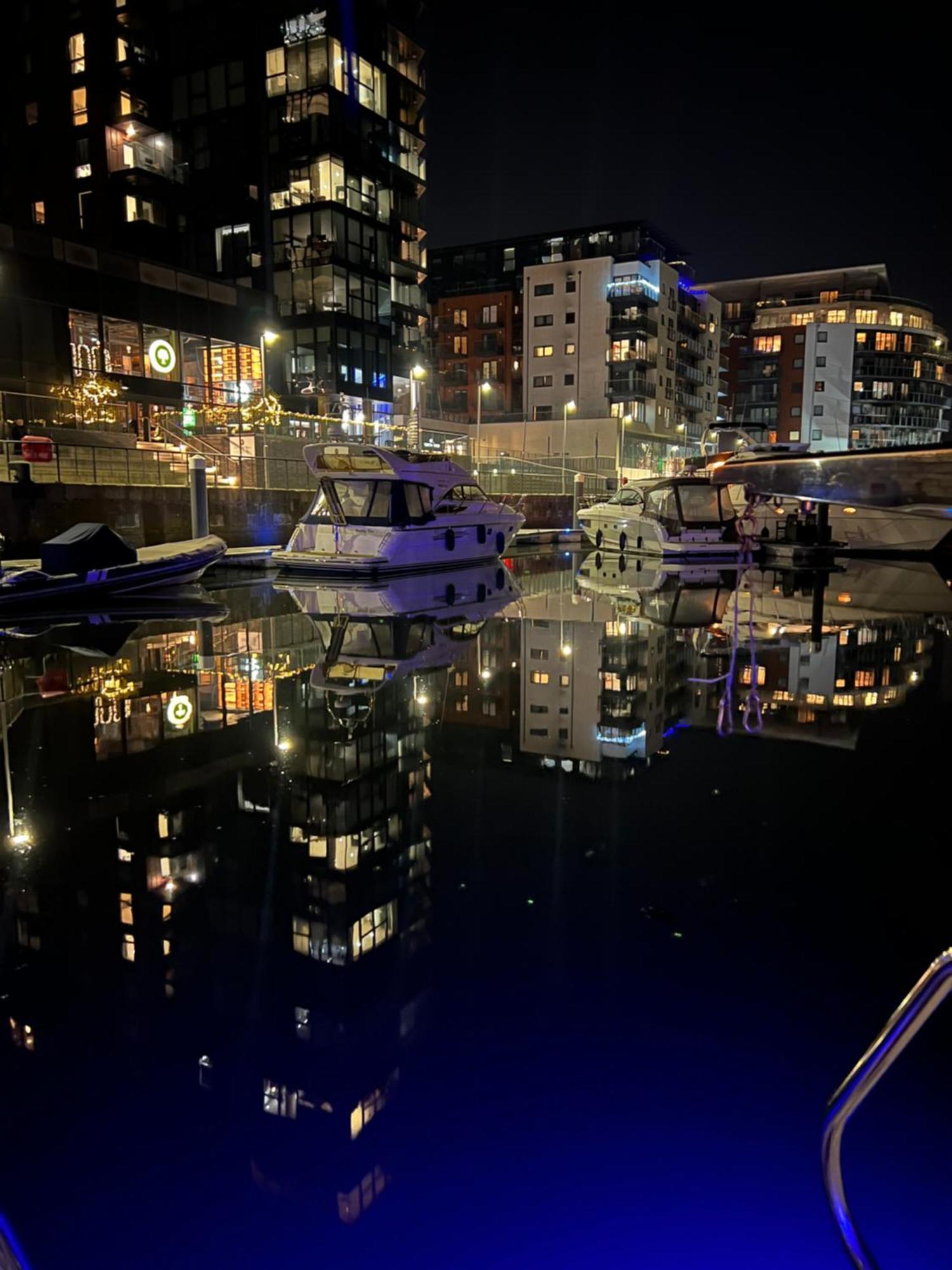 Luxury 40 Foot Yacht On 5 Star Ocean Village Marina Southampton - Minutes Away From City Centre And Cruise Terminals - Free Parking Included Екстер'єр фото