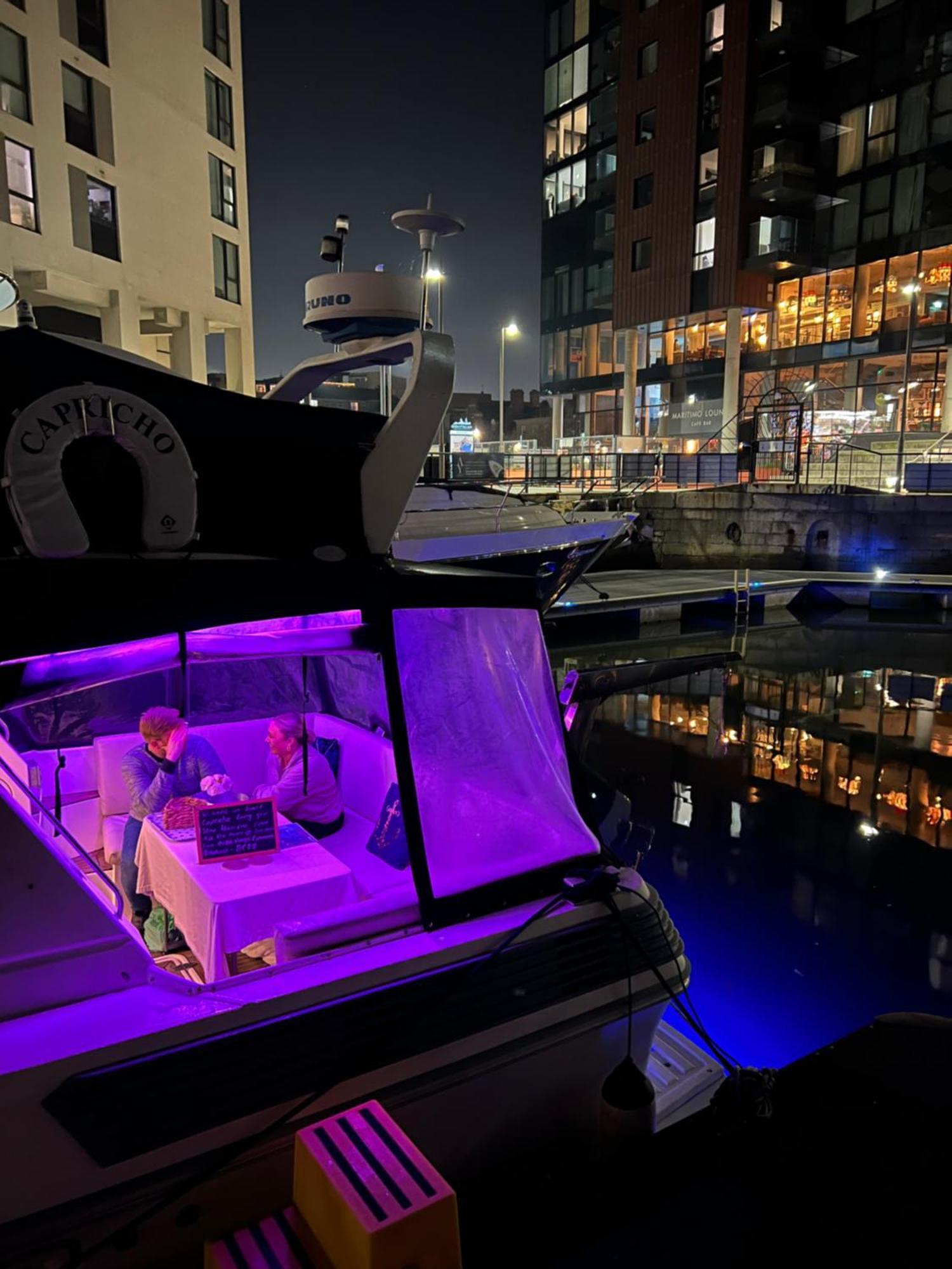 Luxury 40 Foot Yacht On 5 Star Ocean Village Marina Southampton - Minutes Away From City Centre And Cruise Terminals - Free Parking Included Екстер'єр фото