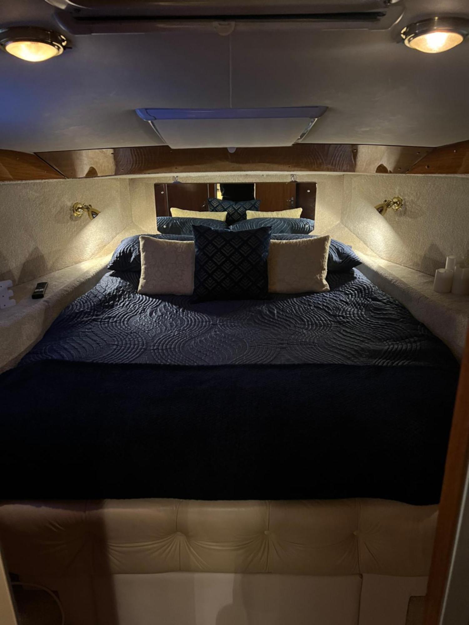 Luxury 40 Foot Yacht On 5 Star Ocean Village Marina Southampton - Minutes Away From City Centre And Cruise Terminals - Free Parking Included Екстер'єр фото
