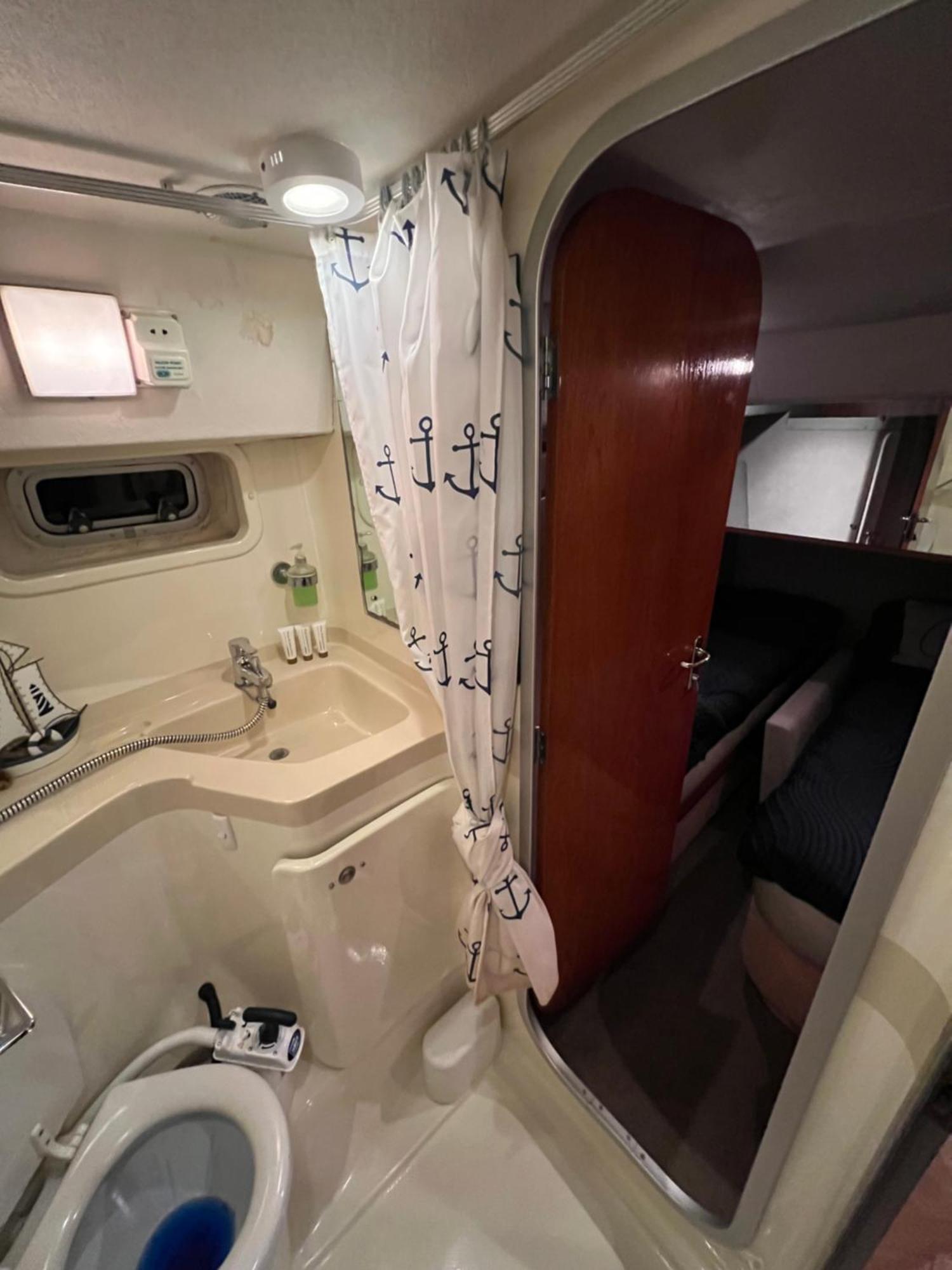 Luxury 40 Foot Yacht On 5 Star Ocean Village Marina Southampton - Minutes Away From City Centre And Cruise Terminals - Free Parking Included Екстер'єр фото