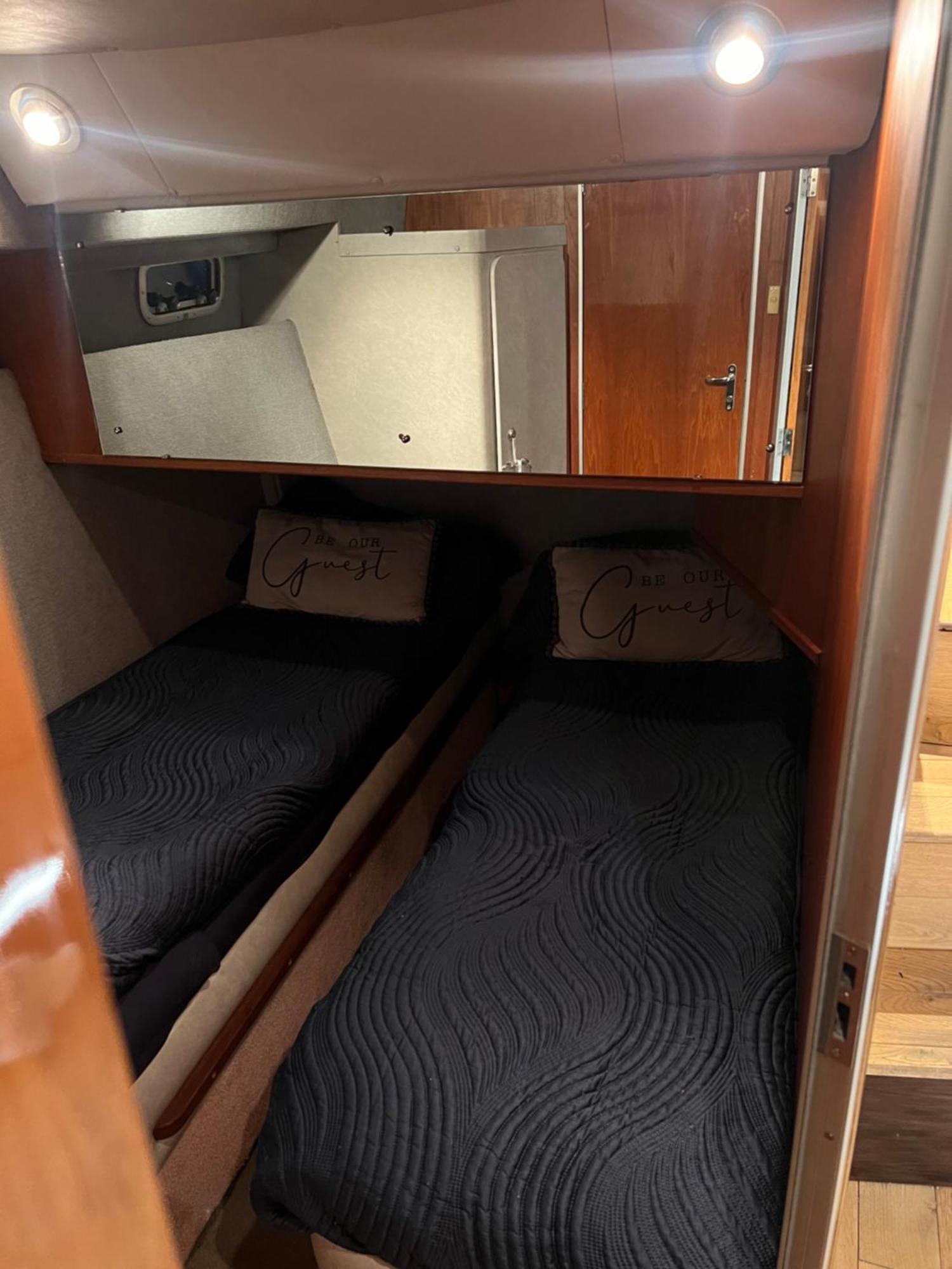 Luxury 40 Foot Yacht On 5 Star Ocean Village Marina Southampton - Minutes Away From City Centre And Cruise Terminals - Free Parking Included Екстер'єр фото