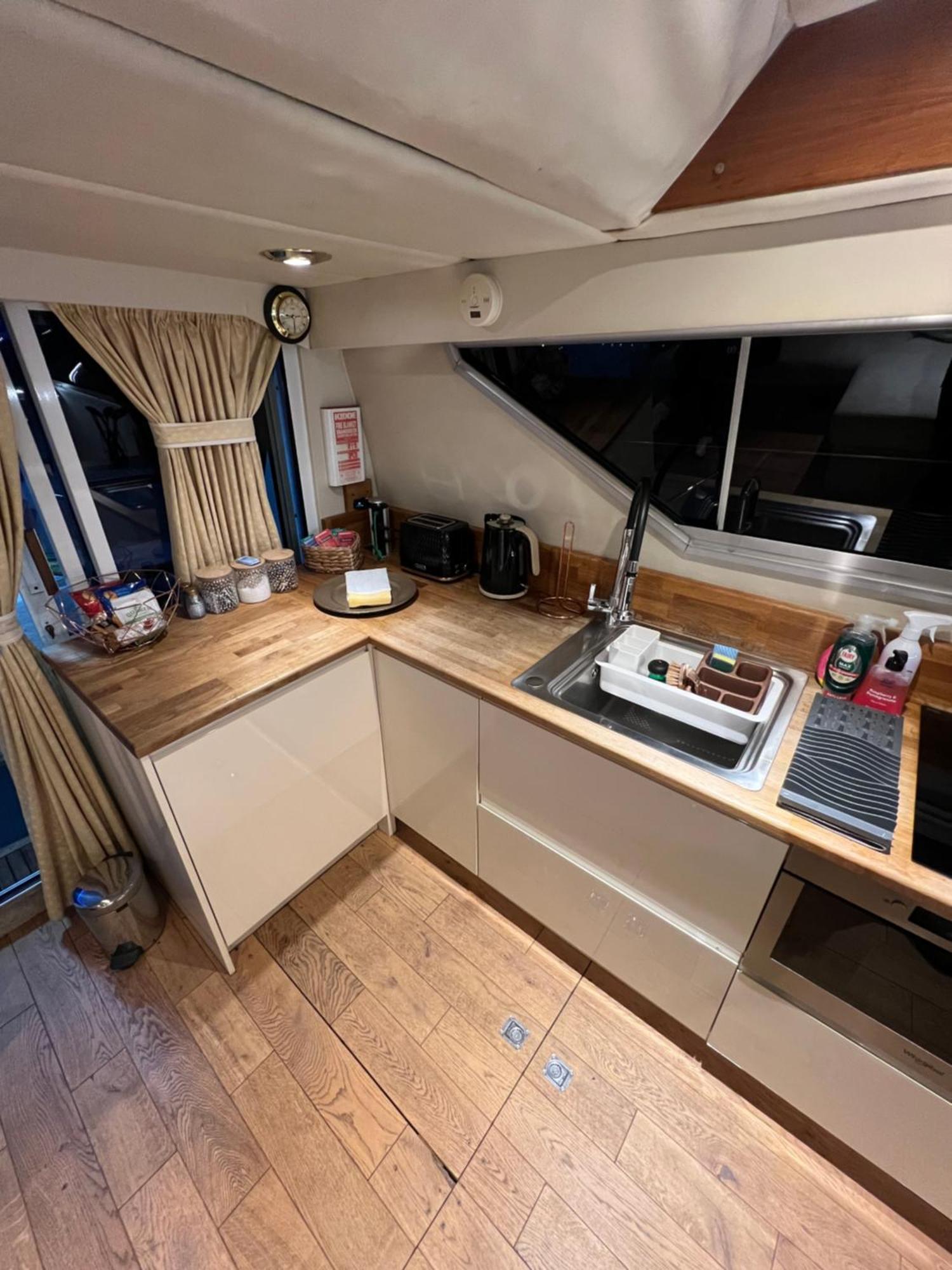 Luxury 40 Foot Yacht On 5 Star Ocean Village Marina Southampton - Minutes Away From City Centre And Cruise Terminals - Free Parking Included Екстер'єр фото